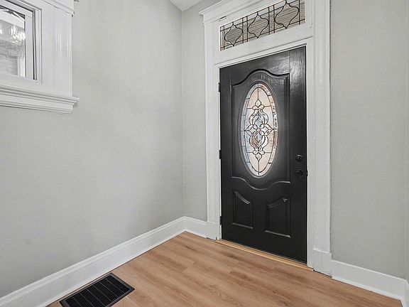 5th image of 335 E 17th St