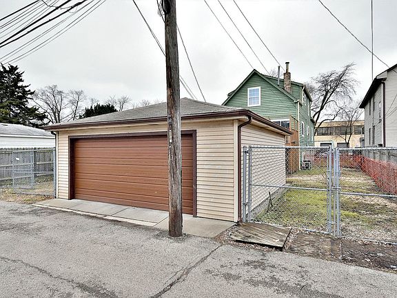 3rd image of 3511 N Kostner Ave