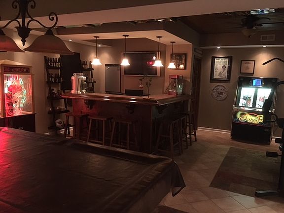 2nd image of 1248 McCoinsville Rd