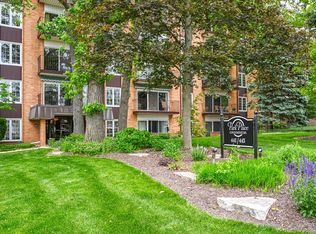 441 N Park Blvd APT 1L, Glen Ellyn, IL