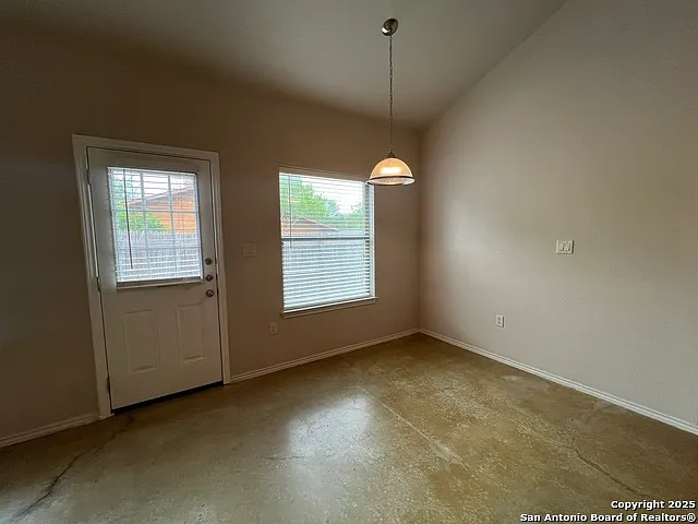327 Oelkers Dr #B — Photo 7