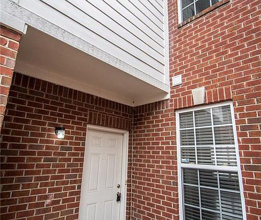 2nd image of 16335 Meadowlands Ln