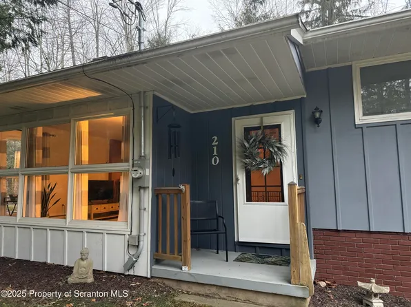 210 Elizabeth St, Elmhurst Township, PA 18444