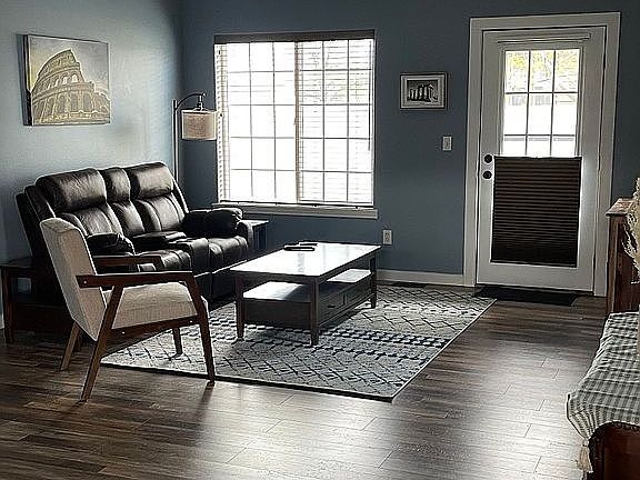 3rd image of 118 Alice Ave
