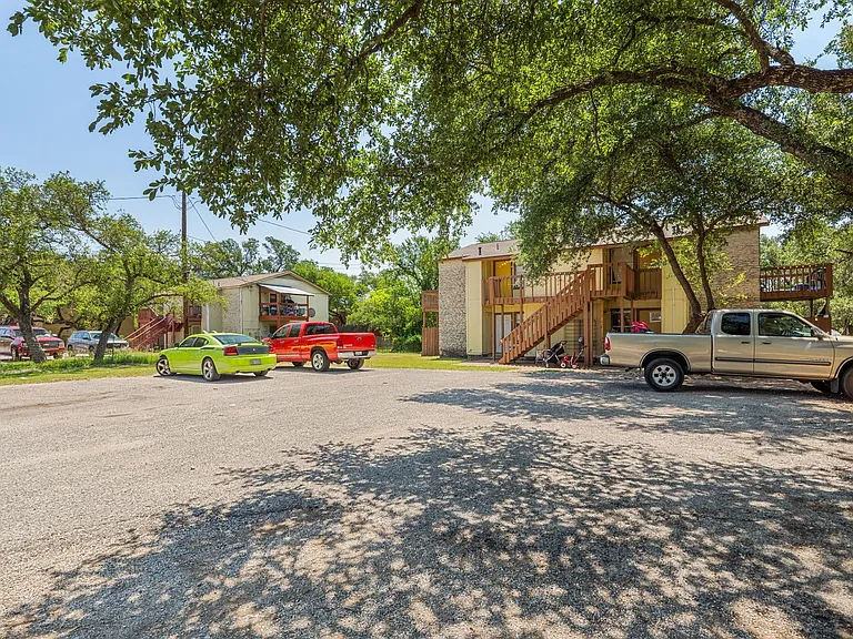 302 Algerita Dr #D — Photo 2