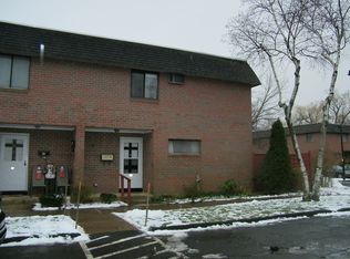 89 Sharon Ln, Wethersfield, CT 06109