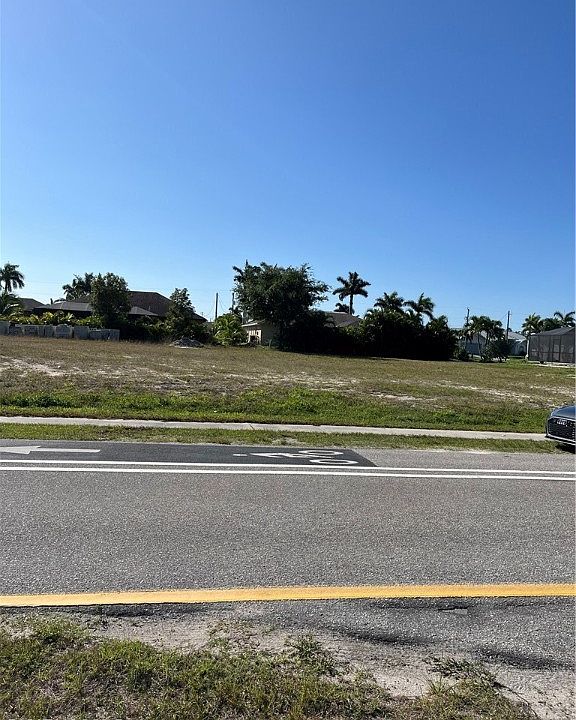1st image of 2810 Surfside Blvd