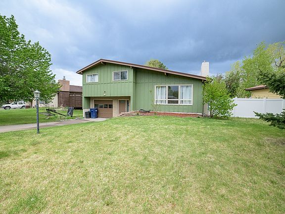 2nd image of 4805 Diana Dr
