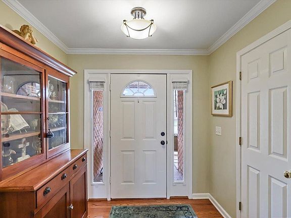 4th image of 543 Greenridge Dr