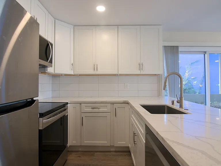 765 Rand Ave Apartments — Photo 23
