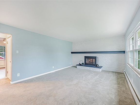 5th image of 1077 Martin Ave