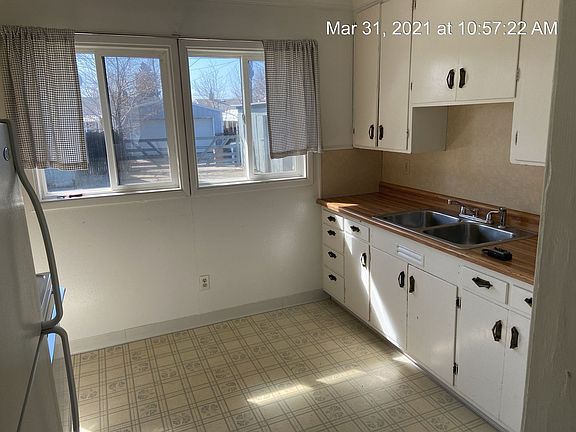 3rd image of 207 W Heroy Ave
