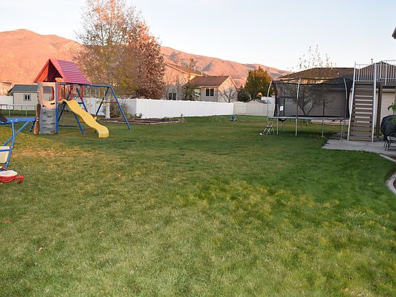 Backyard 60ft deep 79ft wide