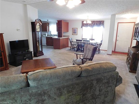 2nd image of 16190 Roselawn Dr