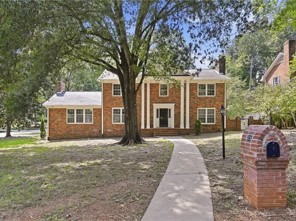 33 Kemp Rd E, Greensboro, NC 27410