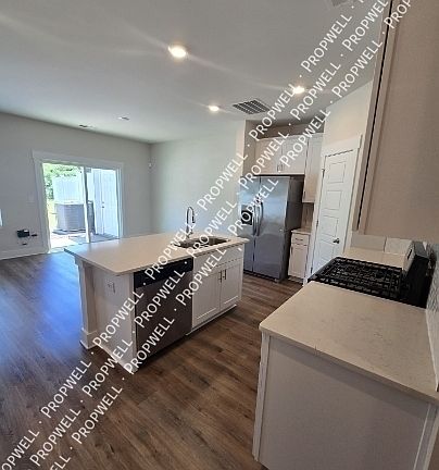 3rd image of 623 Millwright Way
