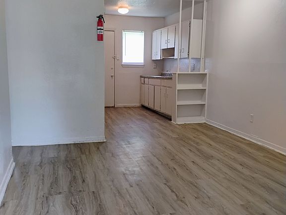 2nd image of 4211 Dawson Ln