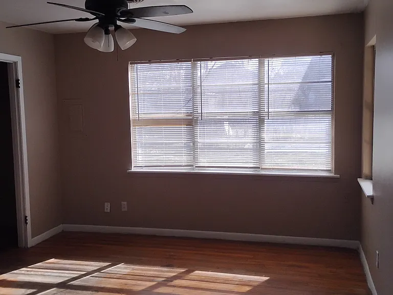 1304 E Tucker St — Photo 10