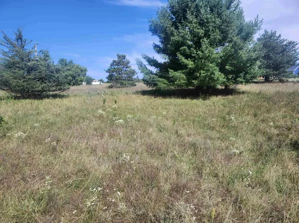 Skyview Ln #3, Waupaca, WI 54981