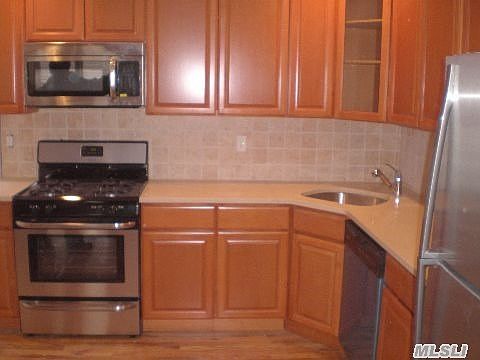 2nd image of 233 Jackson Ave