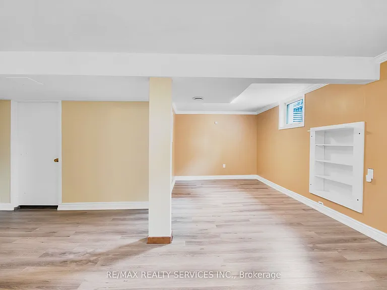 185 Burlington St #BASEMENT — Photo 9