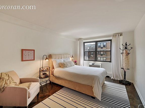 4th image of 230 E 15th St APT 6D