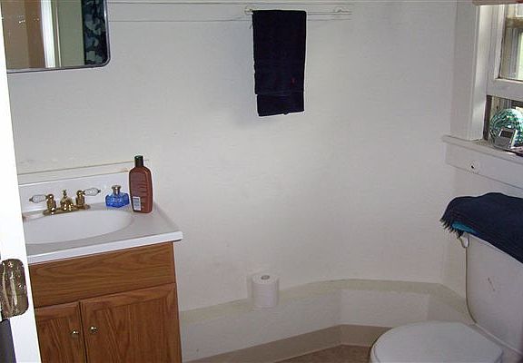 410 N.State #8 Bath