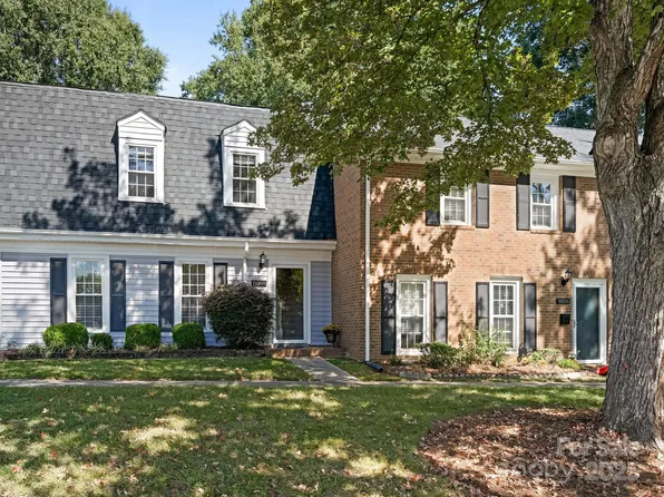 8068 Knights Bridge Rd, Charlotte, NC 28210