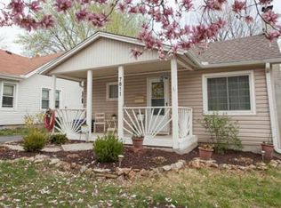 7811 Summit St, Kansas City, MO 64114