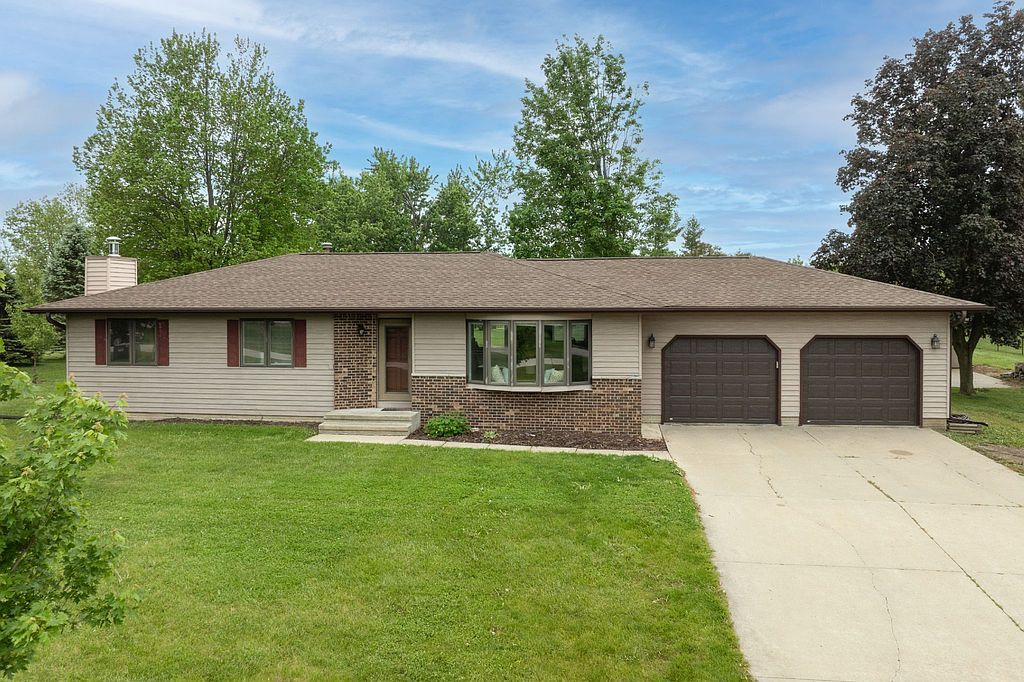 5751 Michael Dr NE - Property Image