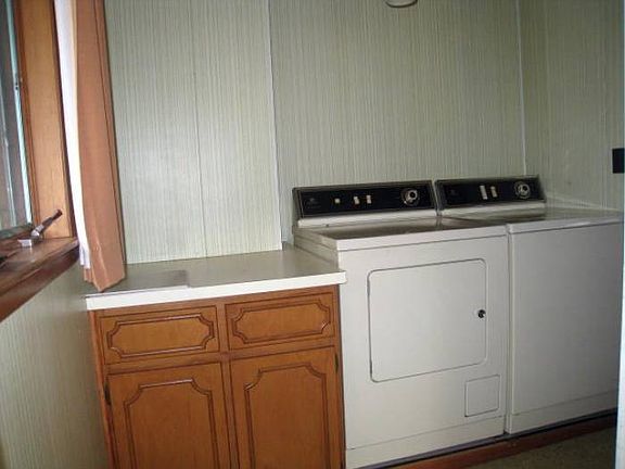 Washer/Dryer included