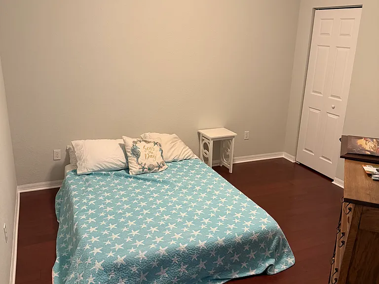 1571 SE Hampshire Way — Photo 9