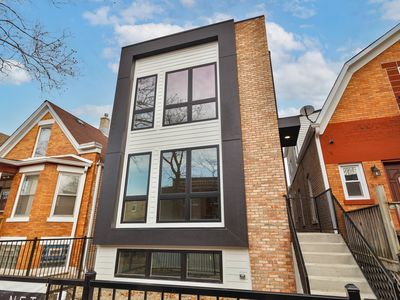 3404 W Evergreen Ave, Chicago, IL, 60651