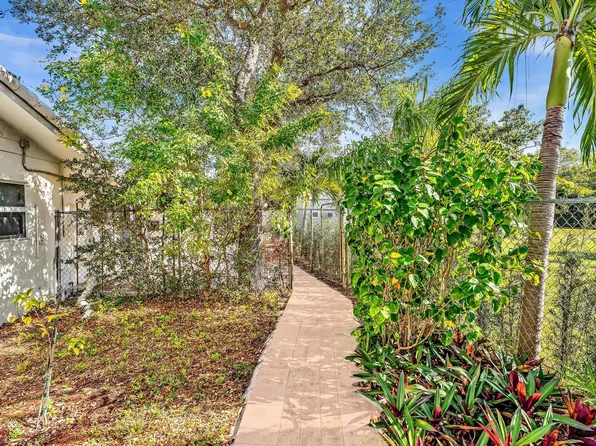 3998 NW 5th Ave, Boca Raton, FL 33431