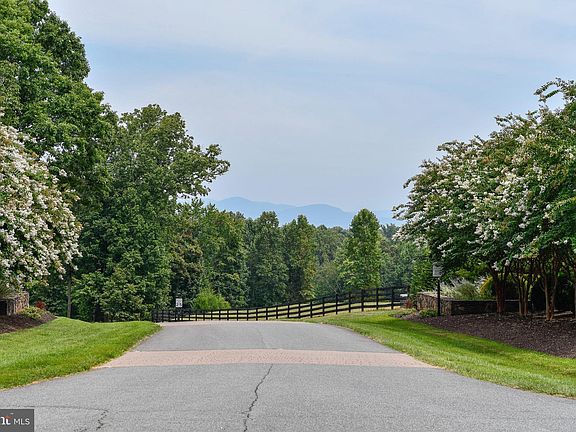 4th image of 48 Hemlock Creek Way
