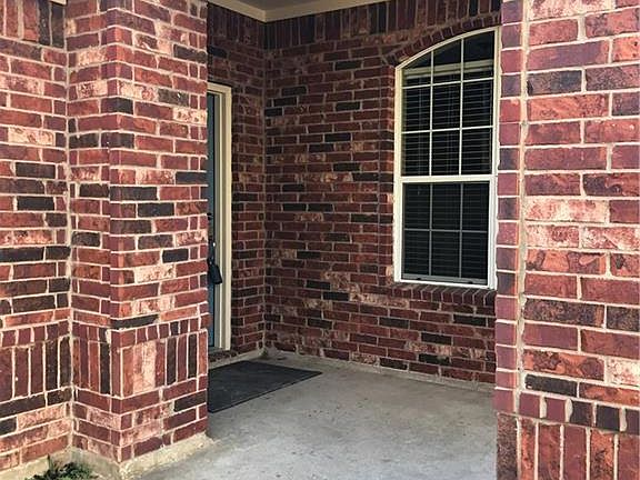 3rd image of 5401 Briarwood Dr