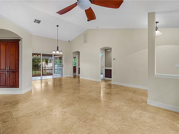 4th image of 4312 SW 25th Pl