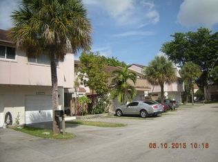 8213 NW 8th St, Plantation, FL 33324