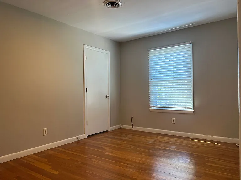 1722 Kavanaugh Blvd — Photo 12
