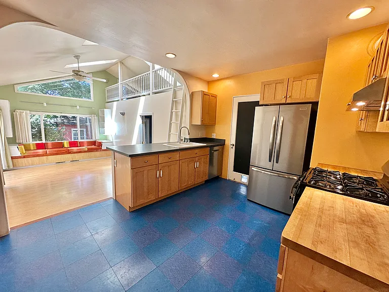 11 Hillview Ave — Photo 7