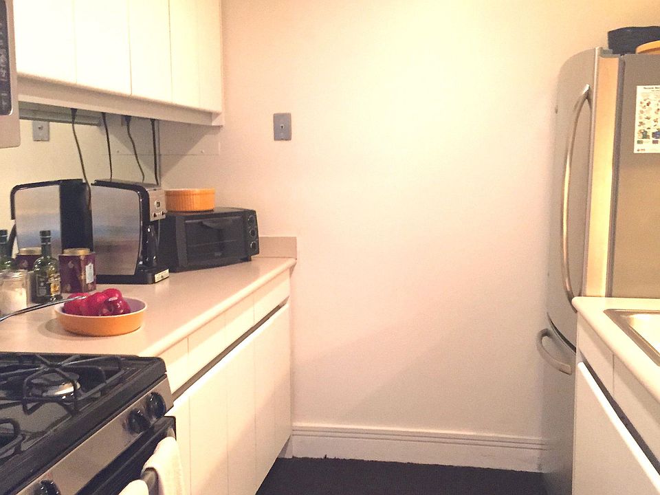 2nd image of 40-44 E 61st St #15B