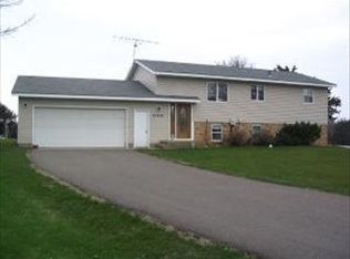 21656 Fieldgate Dr, Richmond, MN 56368