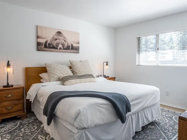 2289 Sierra Nevada Rd #J8, Mammoth Lakes, CA 93546