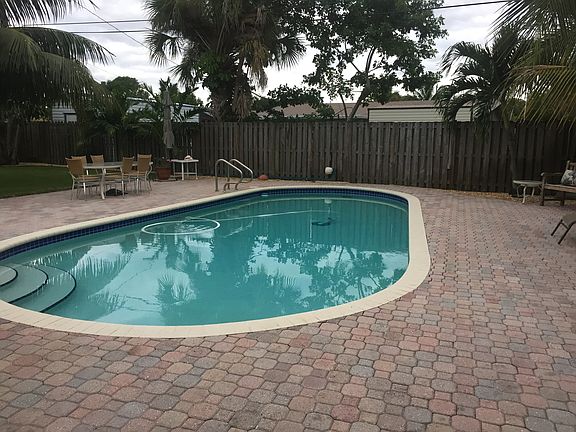2nd image of 3451 SW 17th St