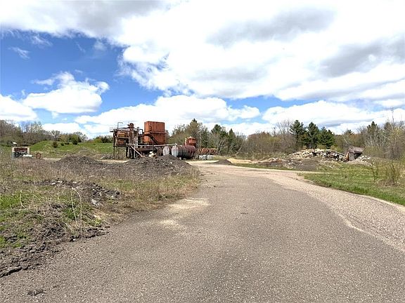 3rd image of W10088 Garage Rd.