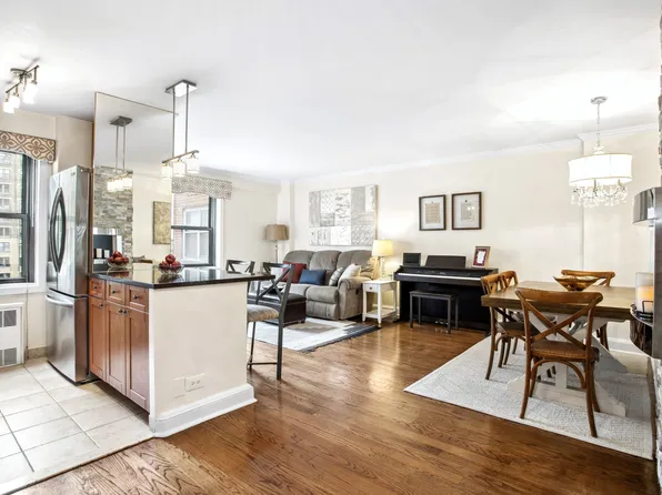 132 East 35th Street image 1 of 15