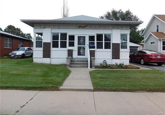 1st image of 411 Whitelaw Ave