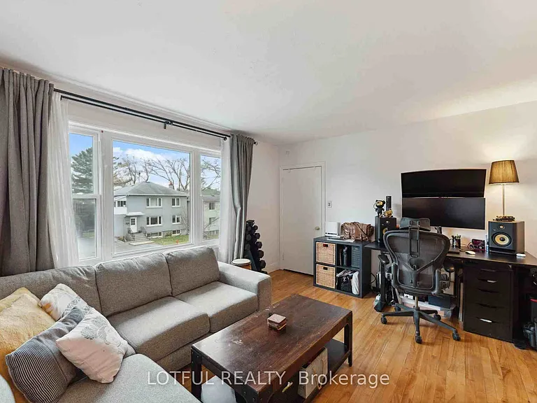 2427 Chasseur Ave #B — Photo 2