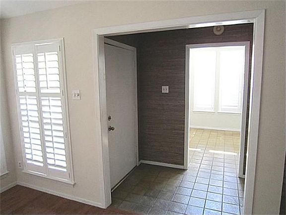2nd image of 437 Tall Oaks Ln
