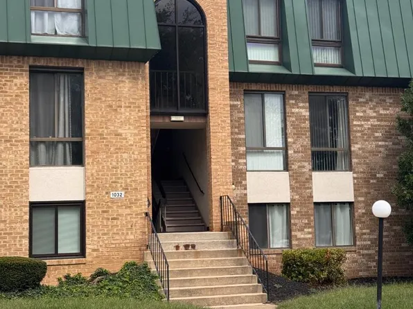 1032 Brinker Dr APT 301, Hagerstown, MD 21740
